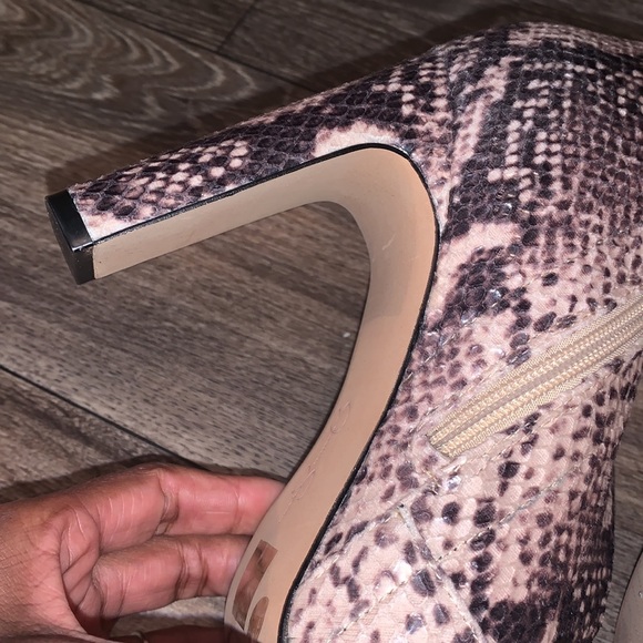 New! Jessica Simpson Python Boots - Picture 4 of 7